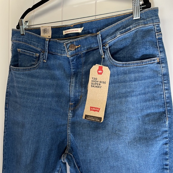 Levi's High Rise Skinny Jeans - Classic Blue - Picture 3 of 12